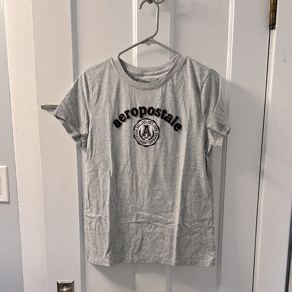 2 Piece Aeropostale Heather Gray Woman’s Slim- Fit Tee